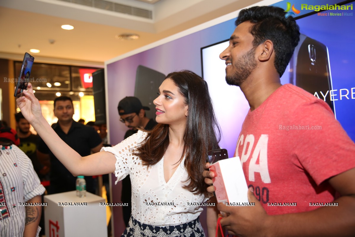 Aditi Rao Hydari launches OnePlus 6 at Forum Sujana Mall, Hyderabad