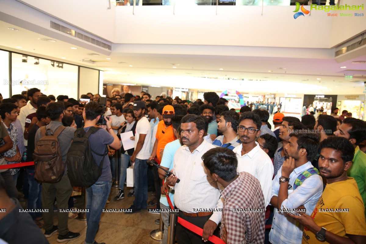 Aditi Rao Hydari launches OnePlus 6 at Forum Sujana Mall, Hyderabad