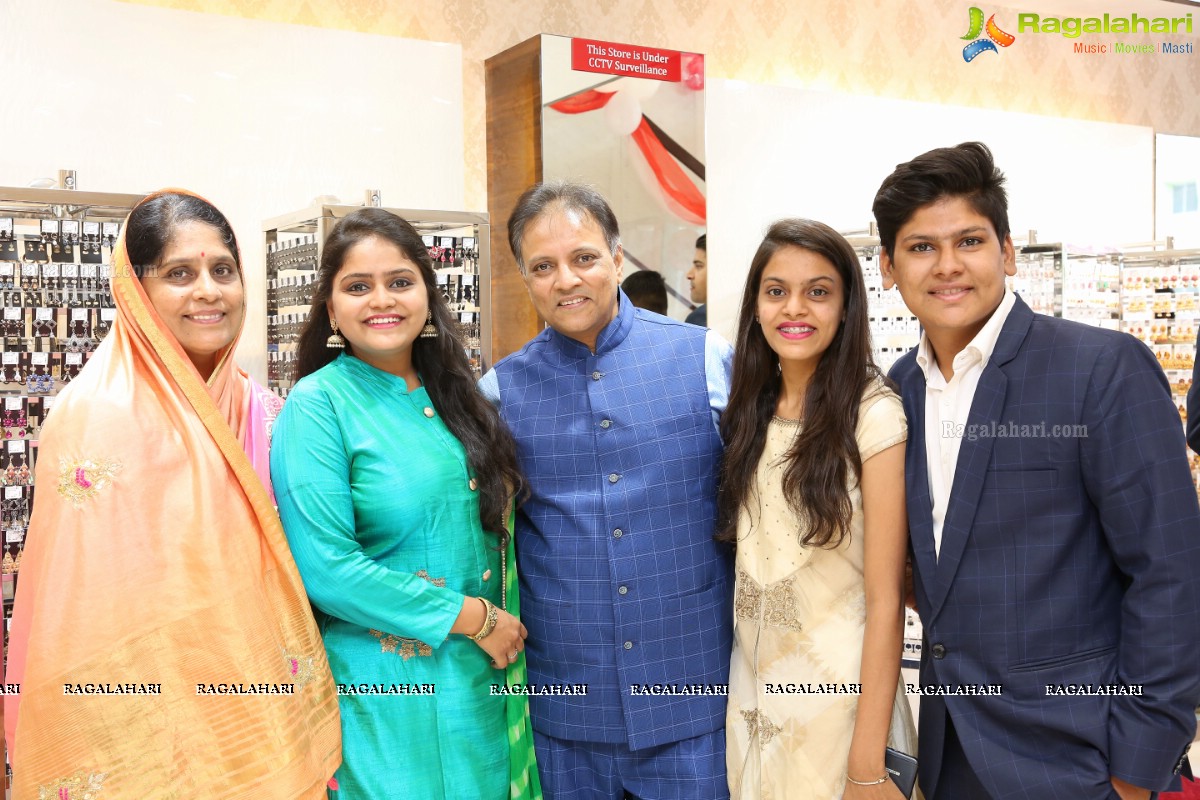 Kushal’s Fashion Jewellery Launches Its Flagship Store at Himayatnagar