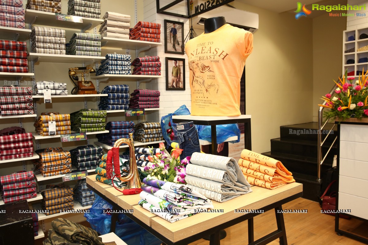 Oxemberg Launches Its Exclusive Showroom at Himayathnagar, Hyderabad