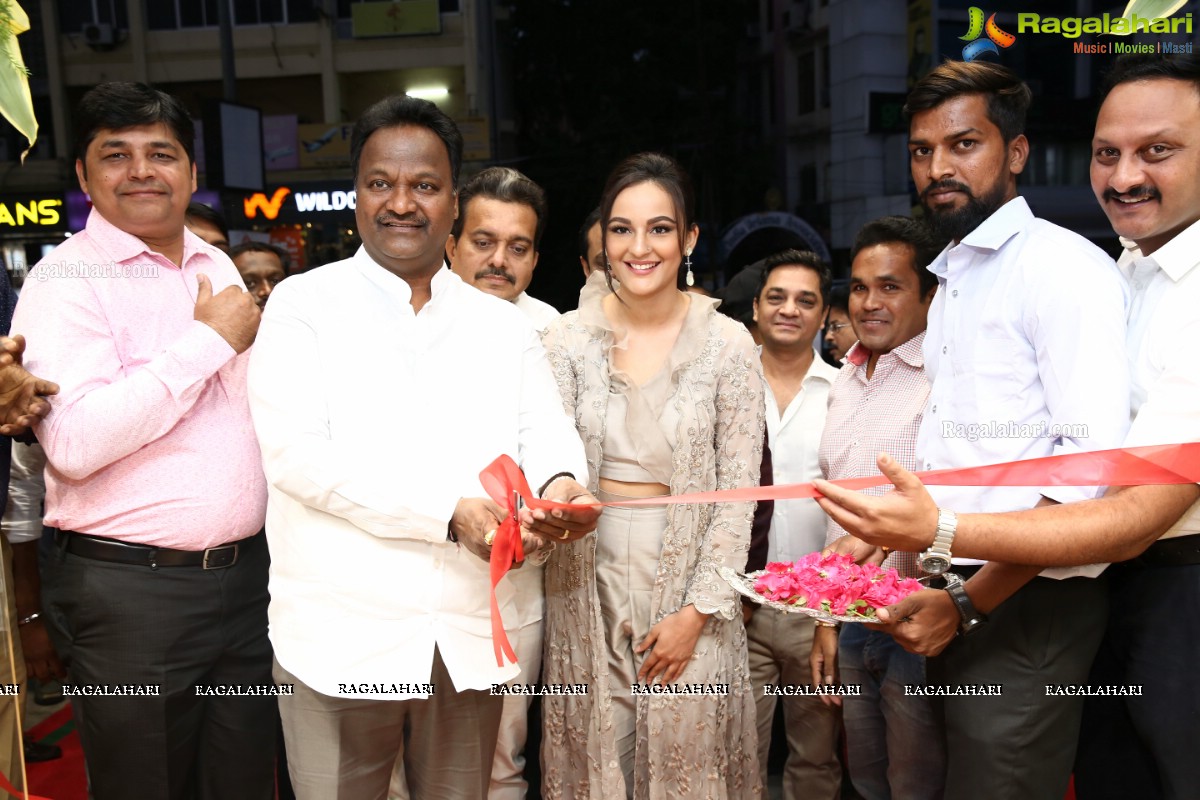 Oxemberg Launches Its Exclusive Showroom at Himayathnagar, Hyderabad