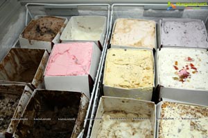 Scoops Introduces Summer Flavors!