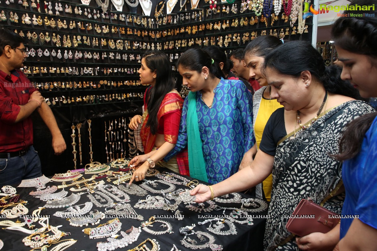 The Haat Fashion & Lifestyle Expo Begins @ Taj Krishna