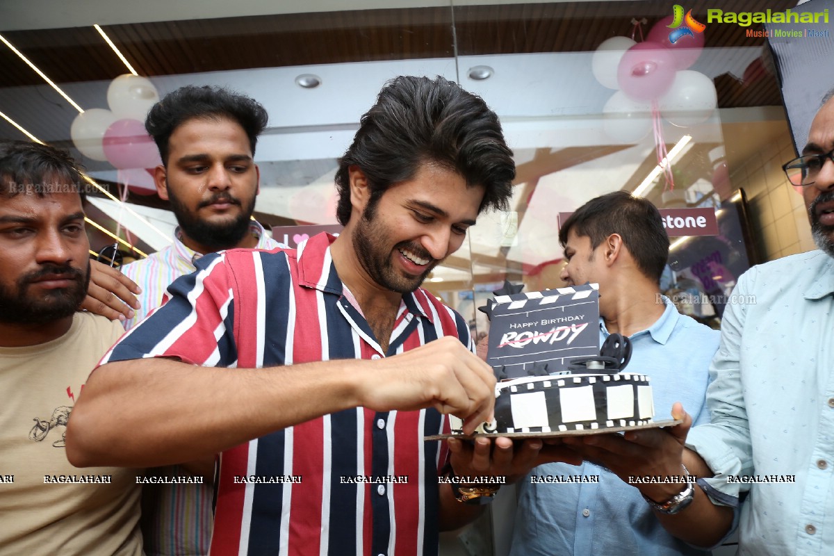 Vijay Deverakonda Distributes 9-Trucks of Creamstone Ice Cream To Celebrate Birthday