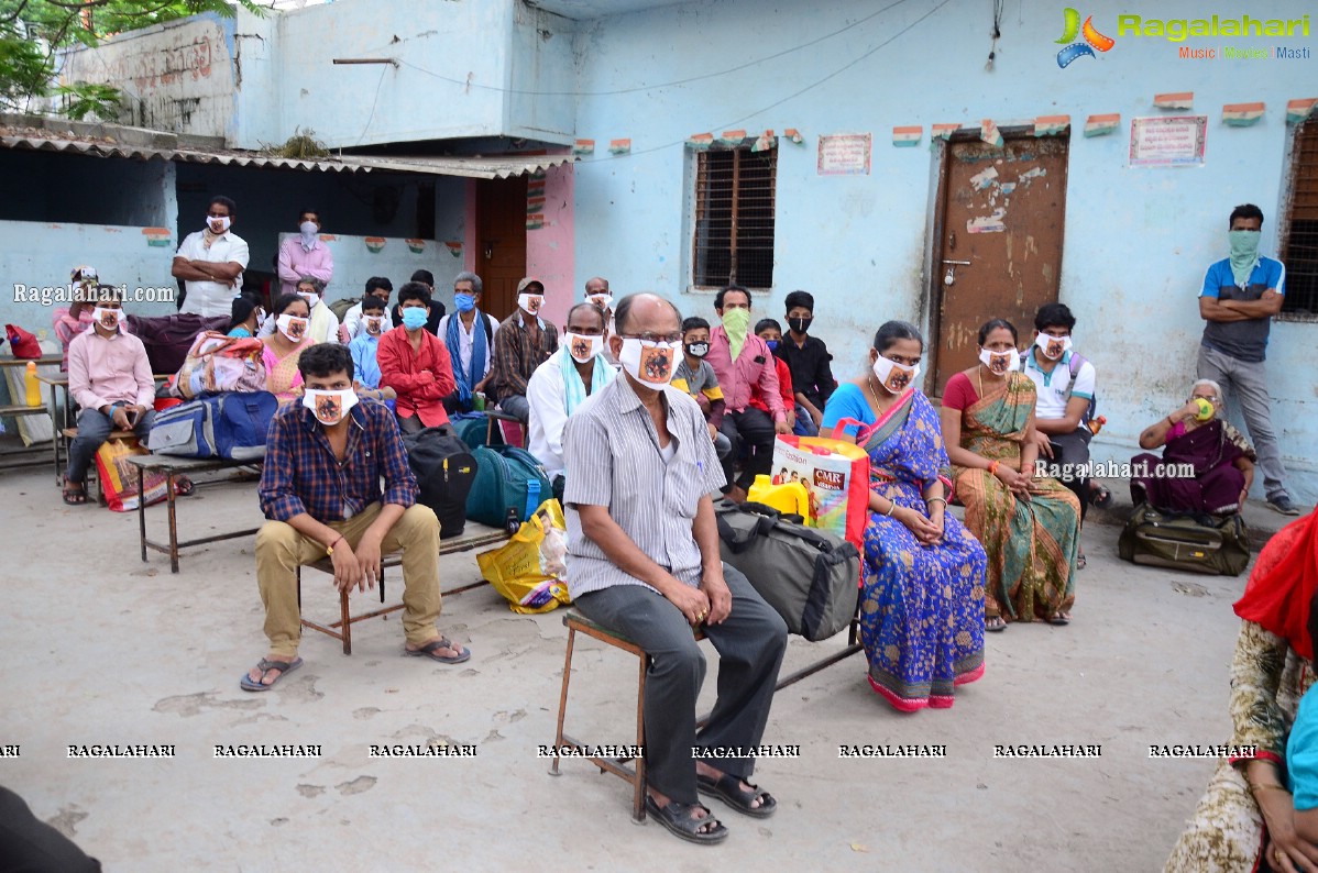 Manchu Manoj Arranged Busses For Migrant Laborers