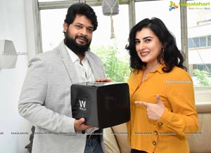 Archana Veda unveils Wolf Air Mask