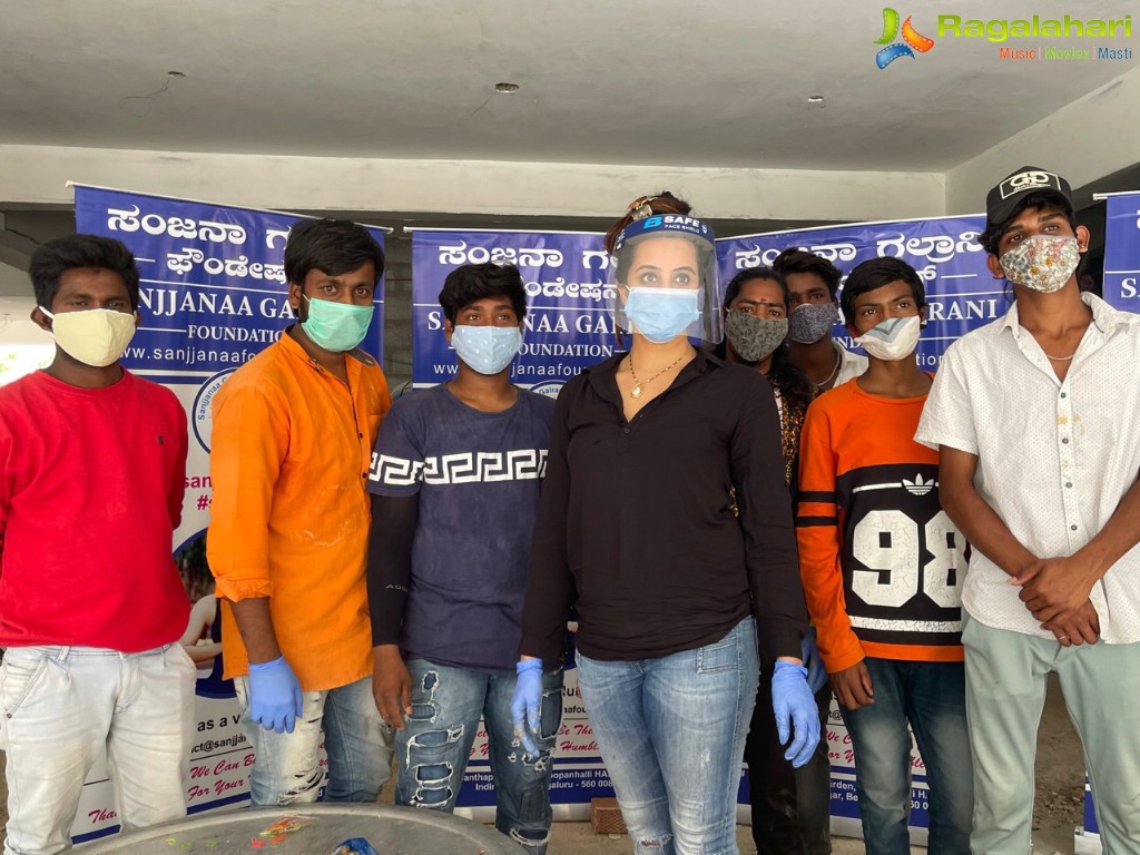 Sanjjanaa Galrani's Team Helps People in Pandemic