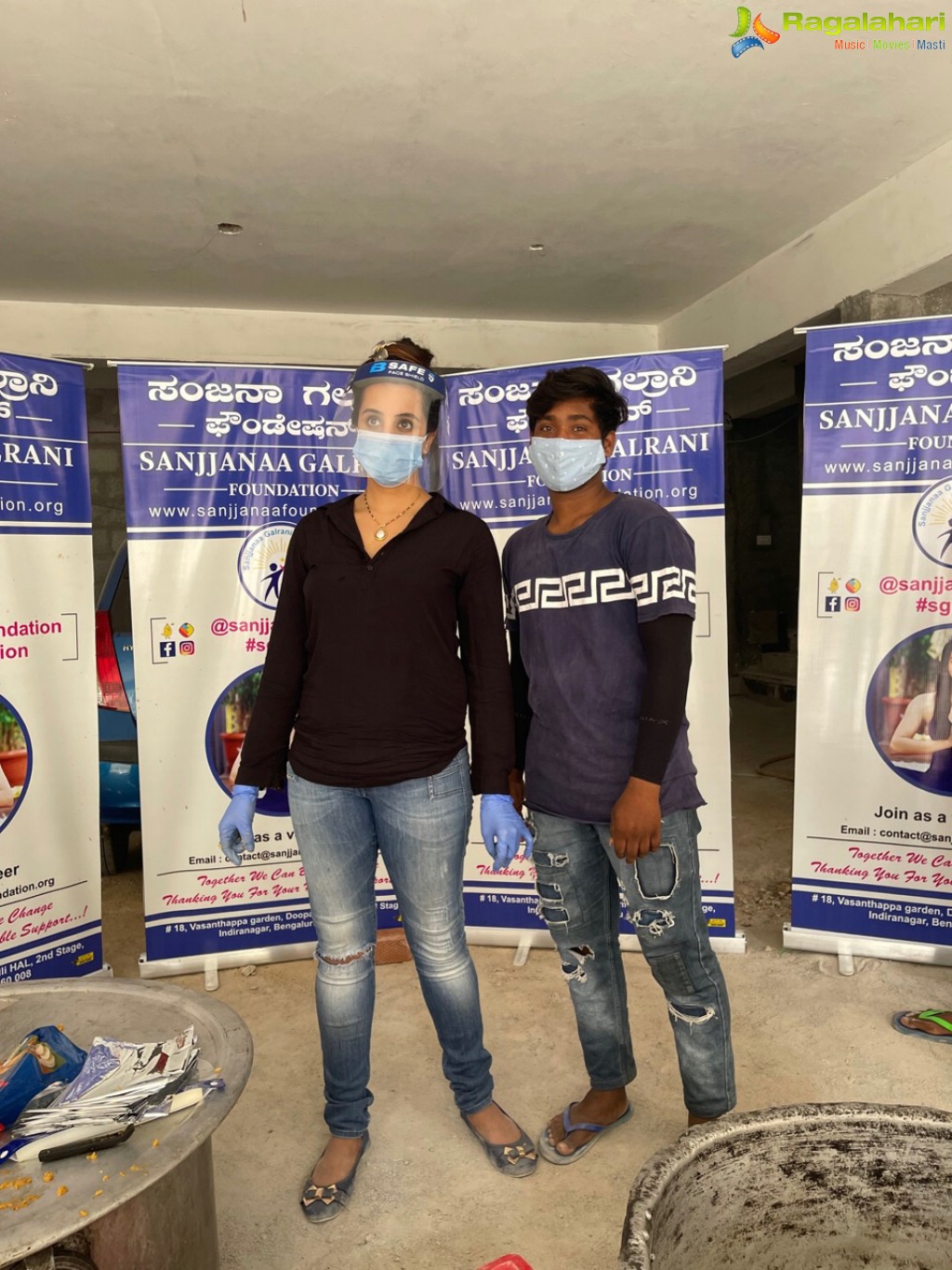 Sanjjanaa Galrani's Team Helps People in Pandemic