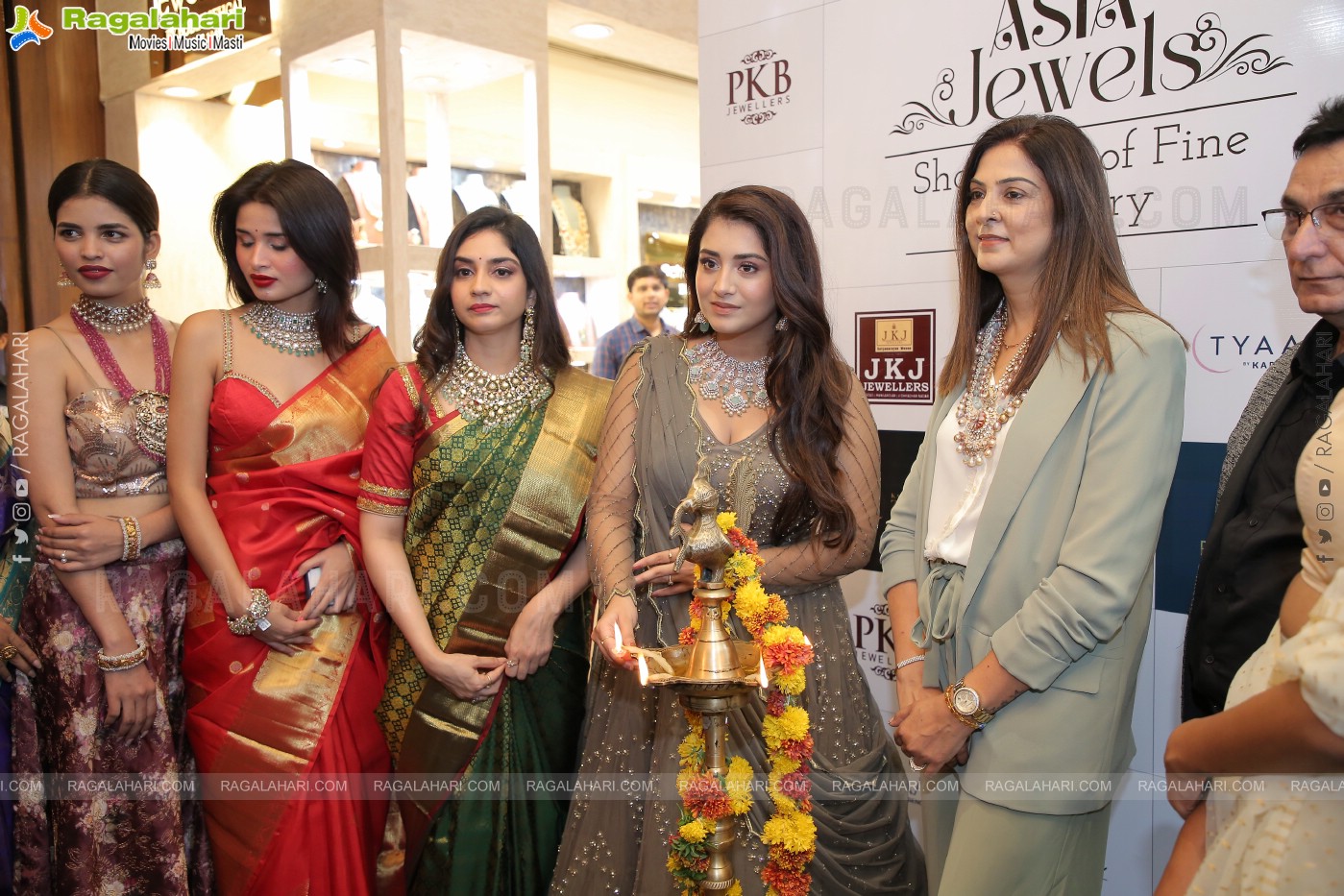 Asia Jewels Showcase Of Fine Jewellery 2022 at Hotel Radisson Blu Plaza