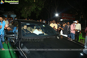 NTR Jayanthi - Jr NTR, Kalyan Ram Pay Tribute at NTR Ghat