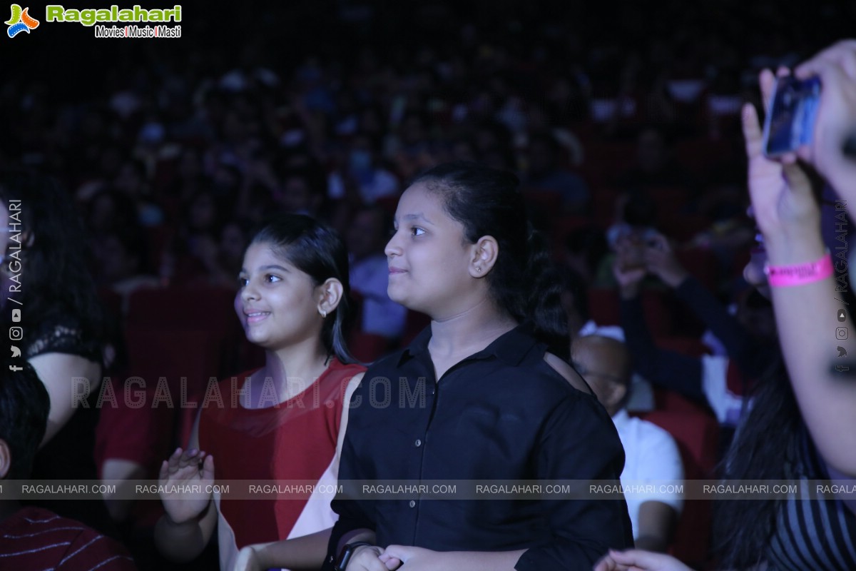 The YES Triangle - Live in concert - Shankar Mahadevan, Sivamani & Stephen Devassy at Shilpakala Vedika, Hyderabad