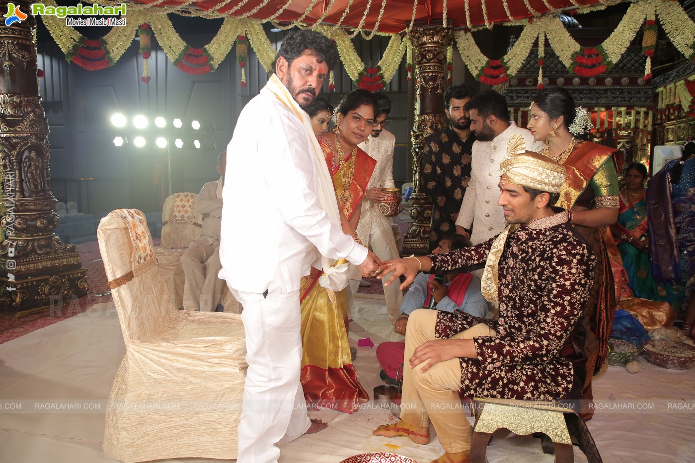 Parepally Madhu Goud's Son Vishal Goud & Shivangi Grand Wedding Ceremony