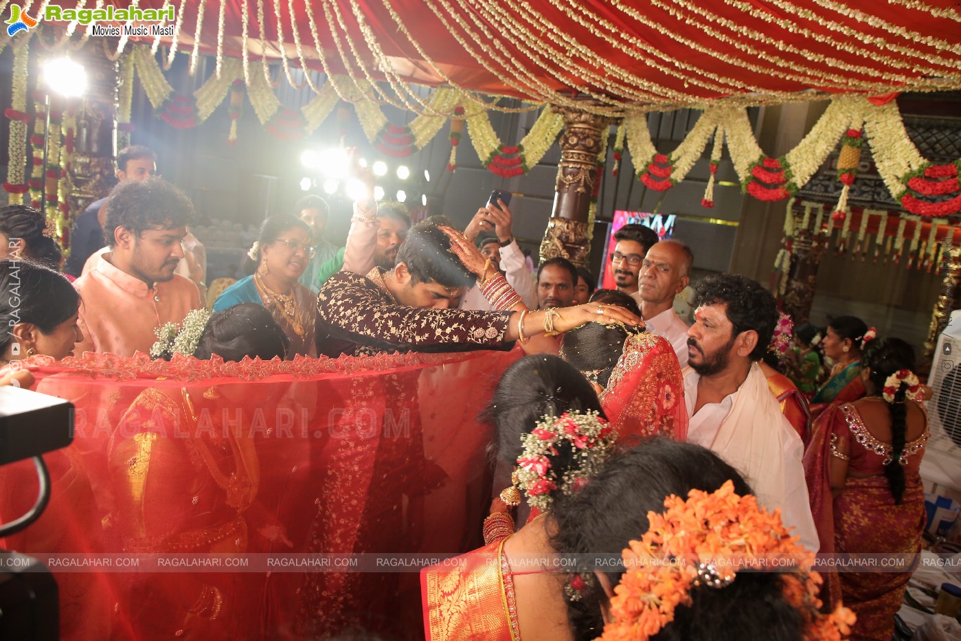 Parepally Madhu Goud's Son Vishal Goud & Shivangi Grand Wedding Ceremony