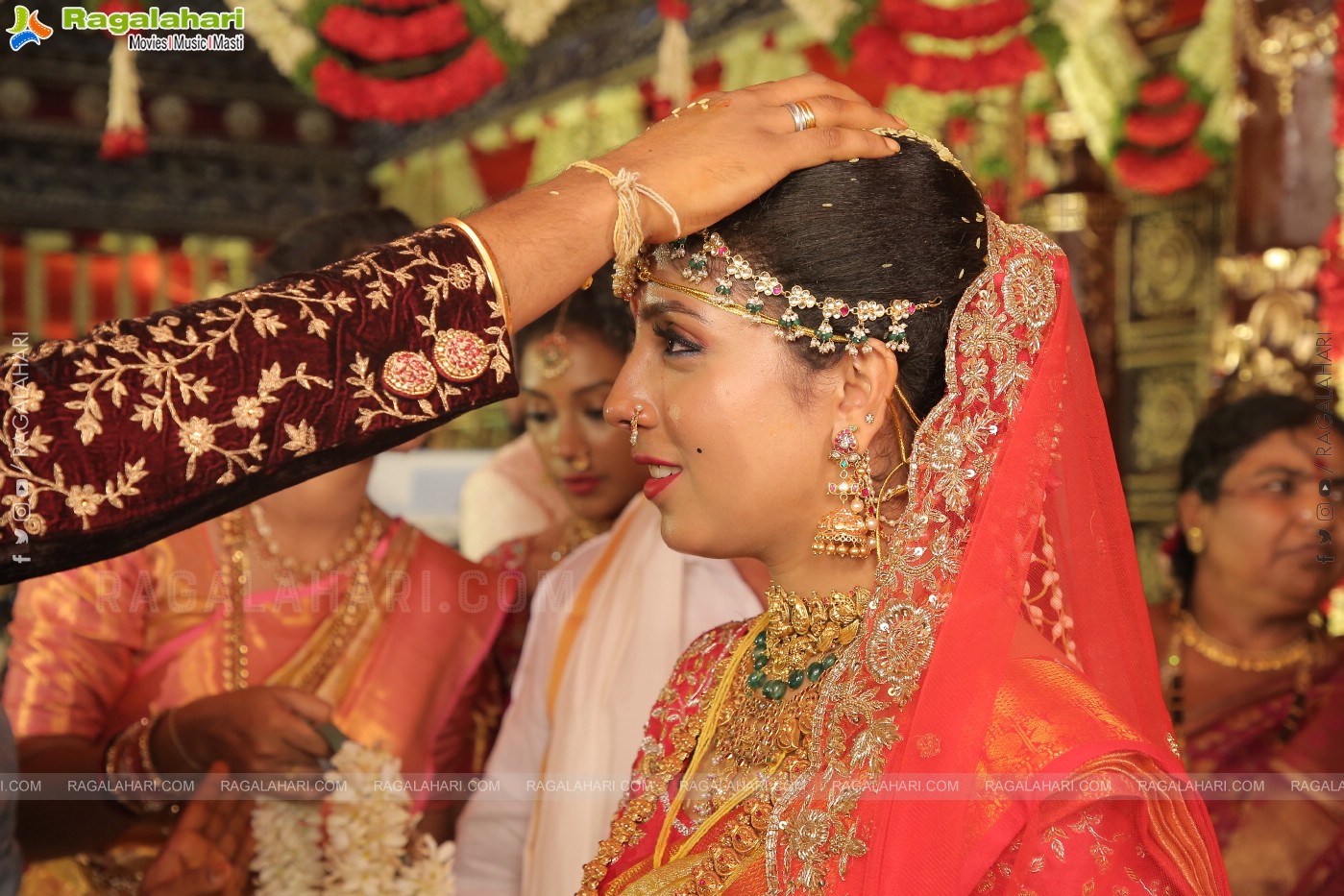 Parepally Madhu Goud's Son Vishal Goud & Shivangi Grand Wedding Ceremony