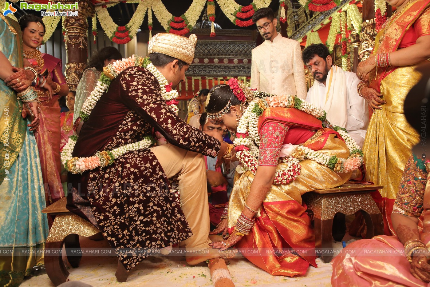 Parepally Madhu Goud's Son Vishal Goud & Shivangi Grand Wedding Ceremony