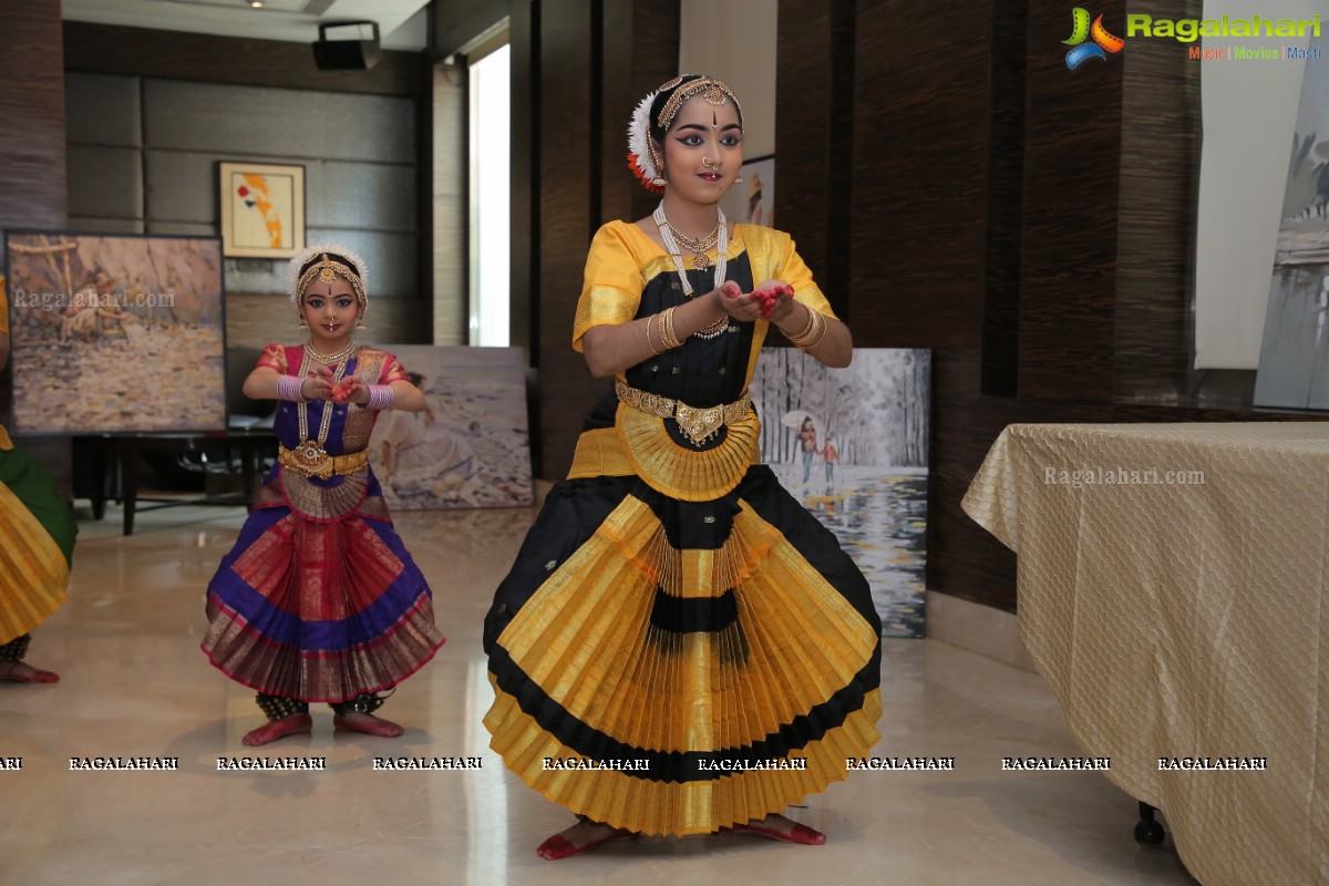 Mother's Day Celebrations - Mother & Child Twinning Fashion Walk at Visual Art Gallery 