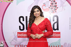 Actress Rithu Chowdary Inaugurates Sutraa Exhibition