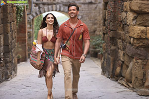 War 2 Movie Gallery, HD Stills