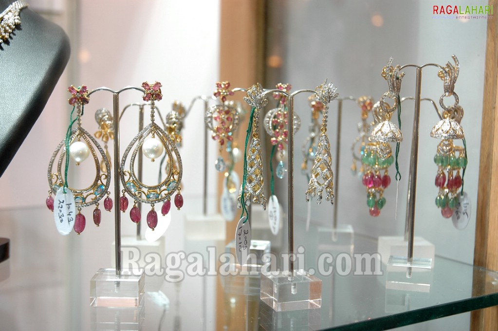 Farah Khan Launches India Mart HITEX International Gems & Jewellery Expo 09