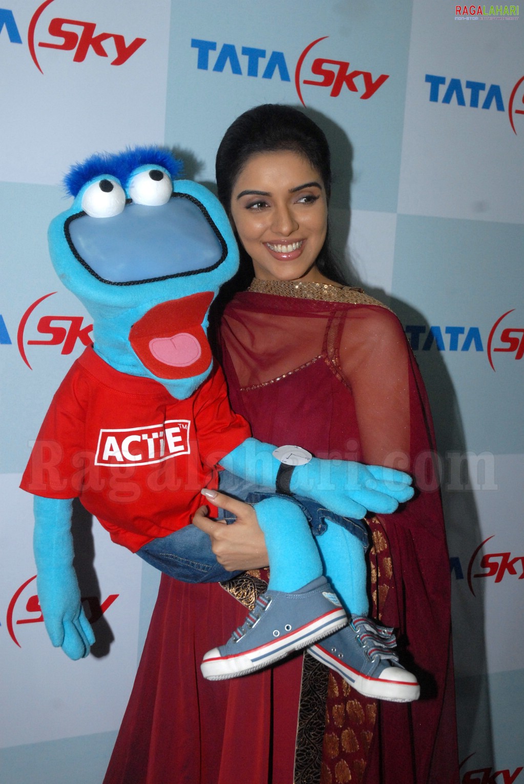 Asin at Tata Sky Promotional Event in Hyderabad