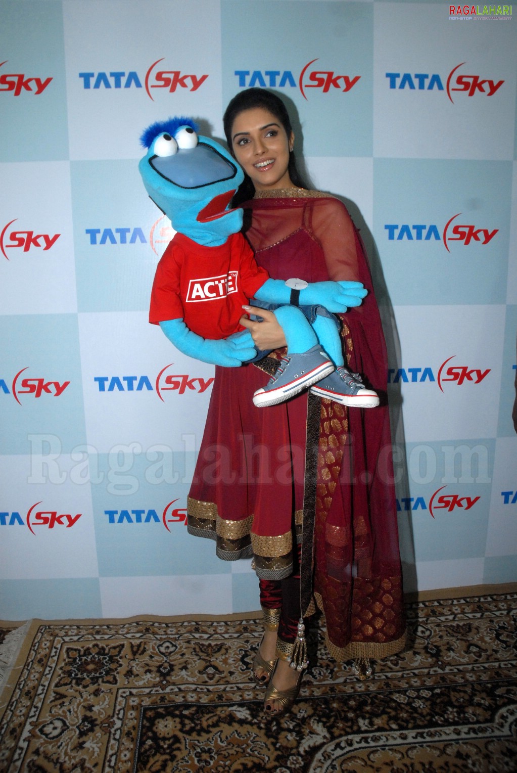 Asin at Tata Sky Promotional Event in Hyderabad