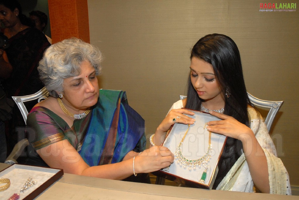 Charmi at Shobha Asar Jewellery Exhibition in Hyderabad