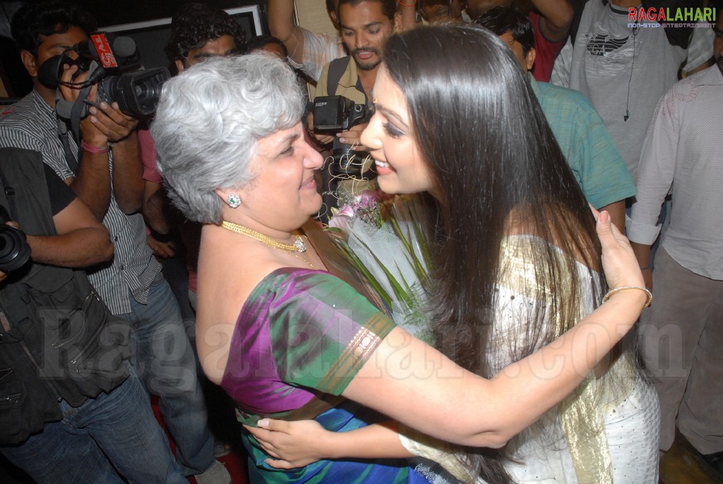 Charmi at Shobha Asar Jewellery Exhibition in Hyderabad