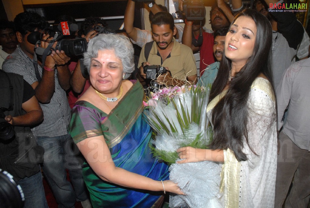 Charmi at Shobha Asar Jewellery Exhibition in Hyderabad