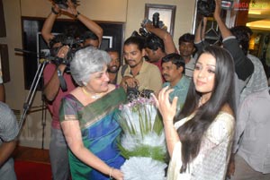 Charmi at Shobha Asar Jewellery Exhibition