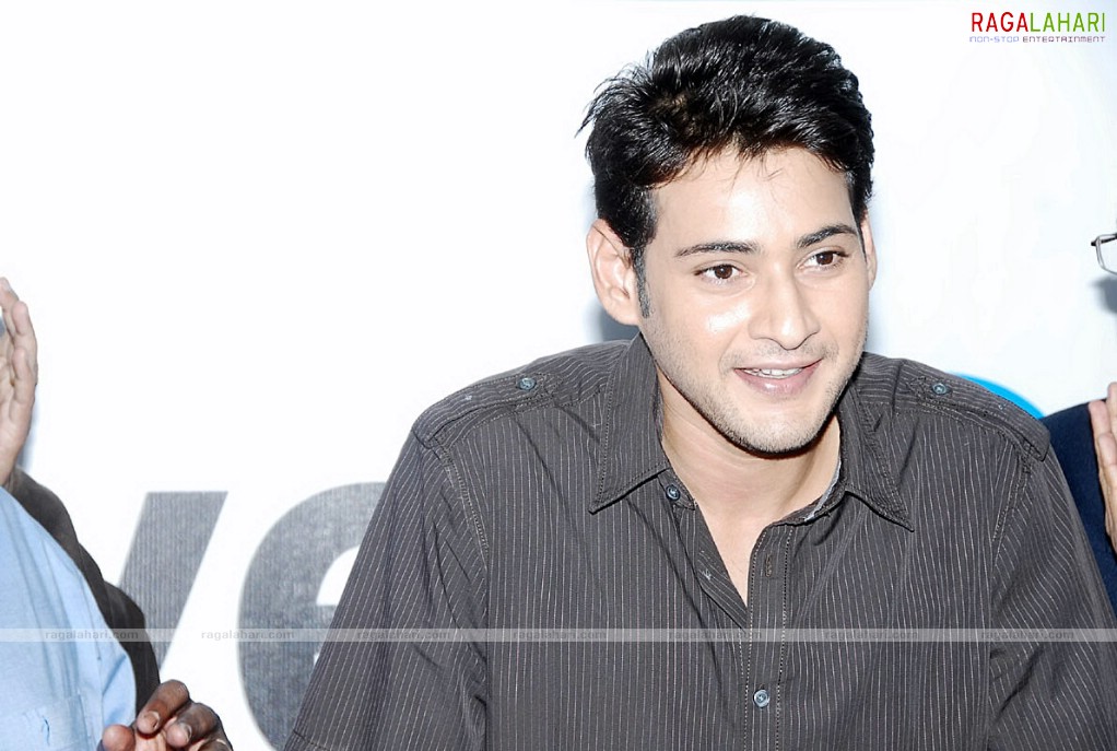 Mahesh Babu at Univercell as Brand Ambassador