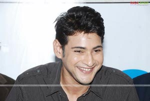 Mahesh Babu at Univercell as Brand Ambassador