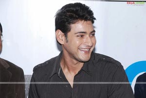 Mahesh Babu at Univercell as Brand Ambassador