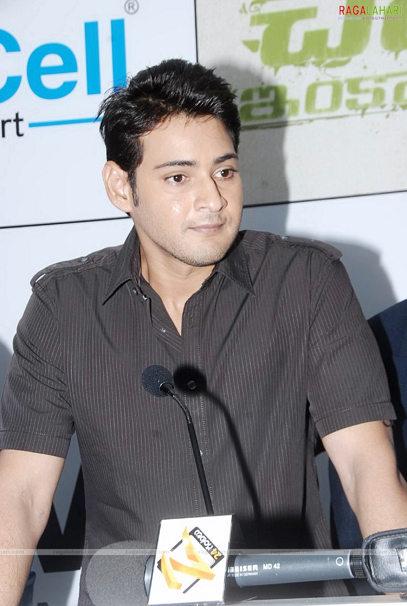 Mahesh Babu at Univercell as Brand Ambassador