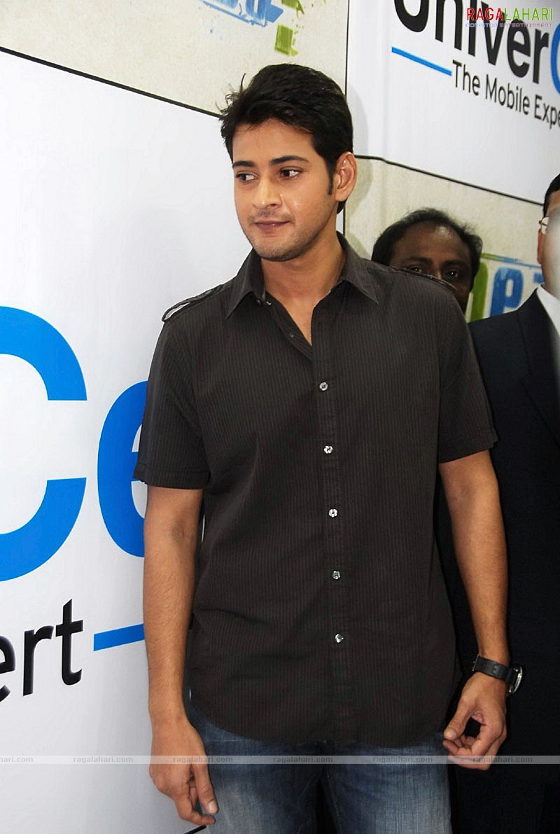 Mahesh Babu at Univercell as Brand Ambassador