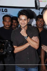 Mahesh Babu at Univercell as Brand Ambassador