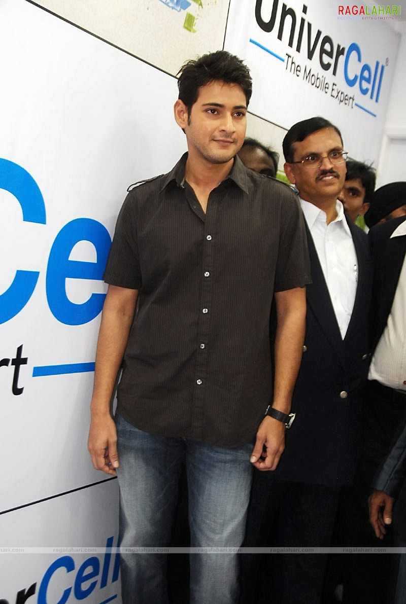 Mahesh Babu at Univercell as Brand Ambassador