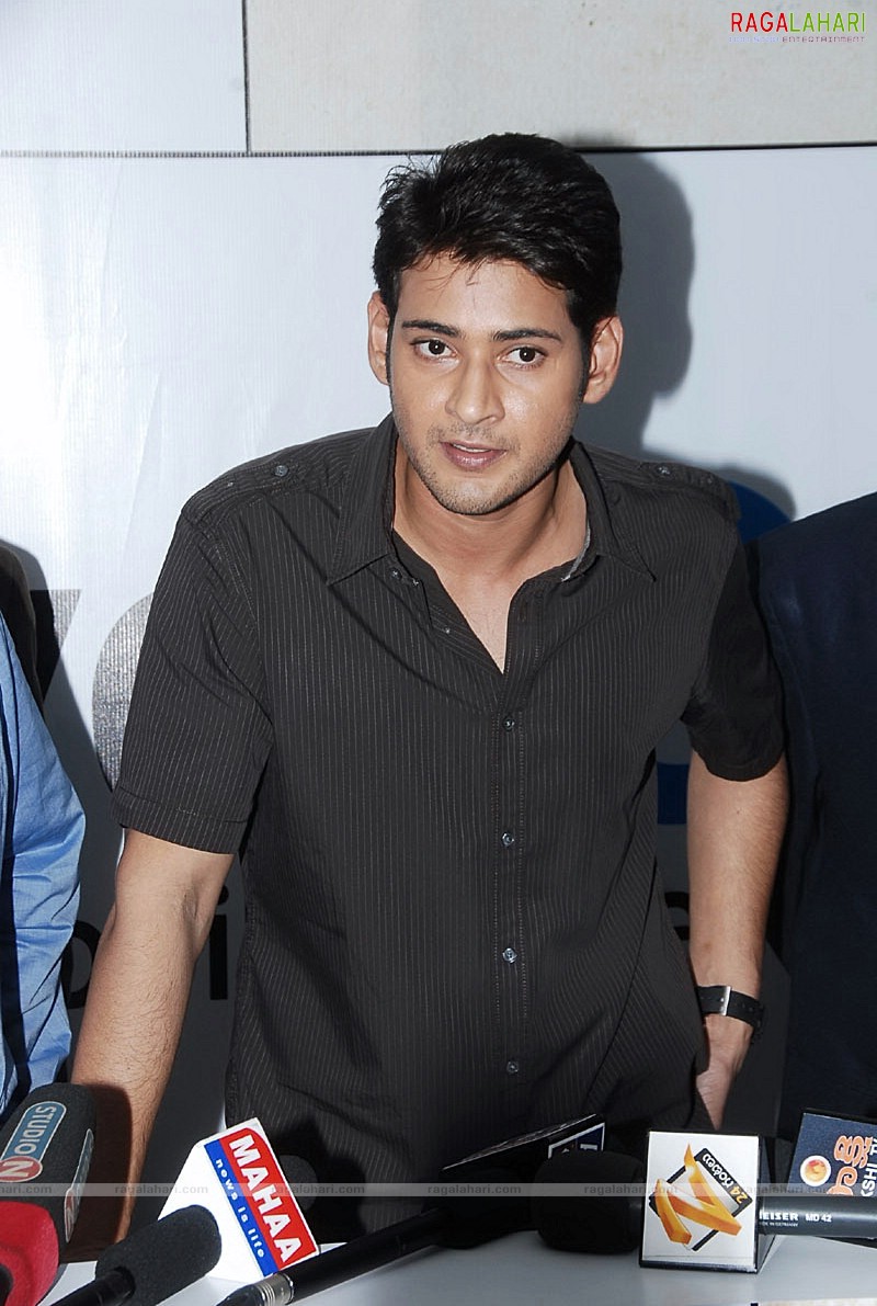 Mahesh Babu at Univercell as Brand Ambassador