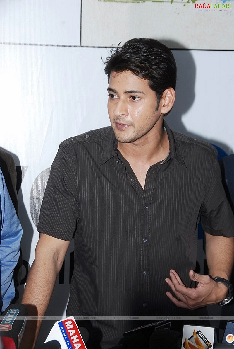 Mahesh Babu at Univercell as Brand Ambassador