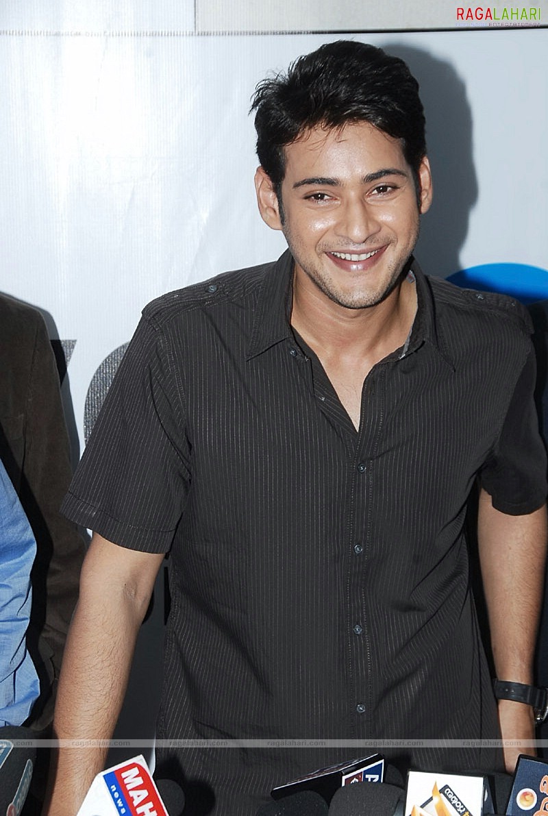 Mahesh Babu at Univercell as Brand Ambassador