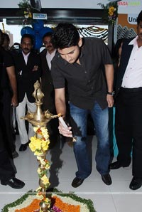 Mahesh Babu at Univercell as Brand Ambassador