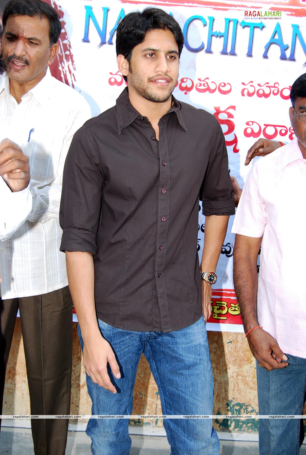 Naga Chaitanya Fans help 10 flood victim families