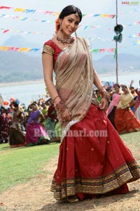 Shriya Photo Gallery from Mahamuduru