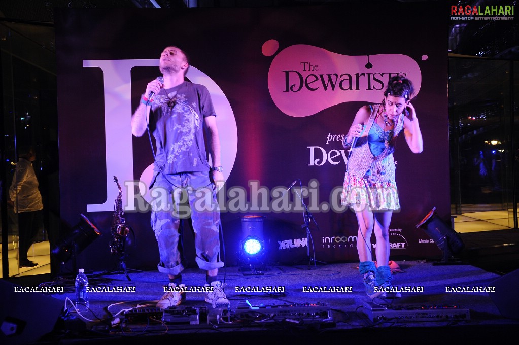 The Dewarists Stage Show, Aqua (the Park), Hyd
