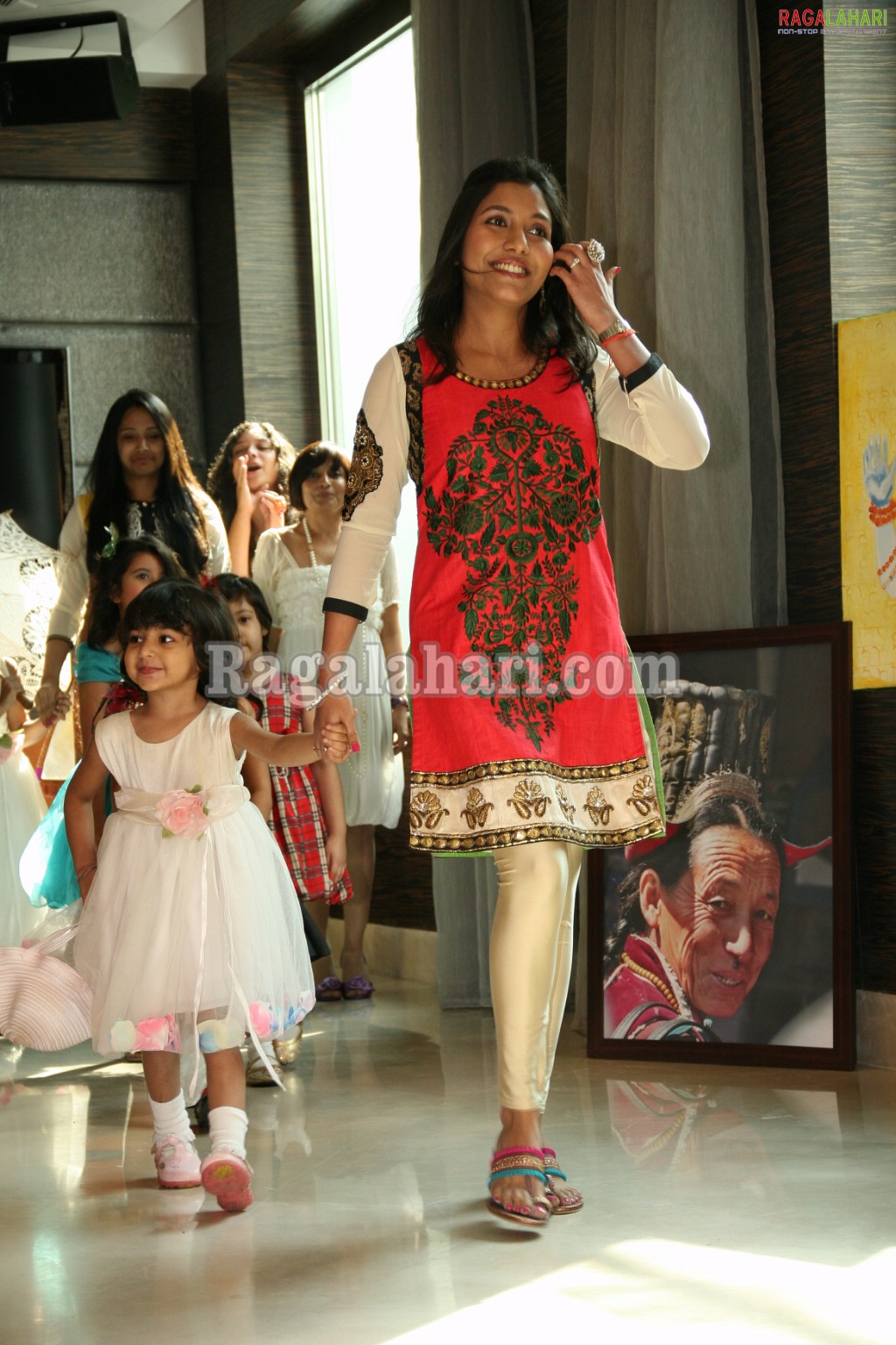 Karishma Sathe Art Walk Cum Fashion Show