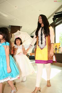 Karishma Sathe Art Walk Cum Fashion Show at Taj Deccan