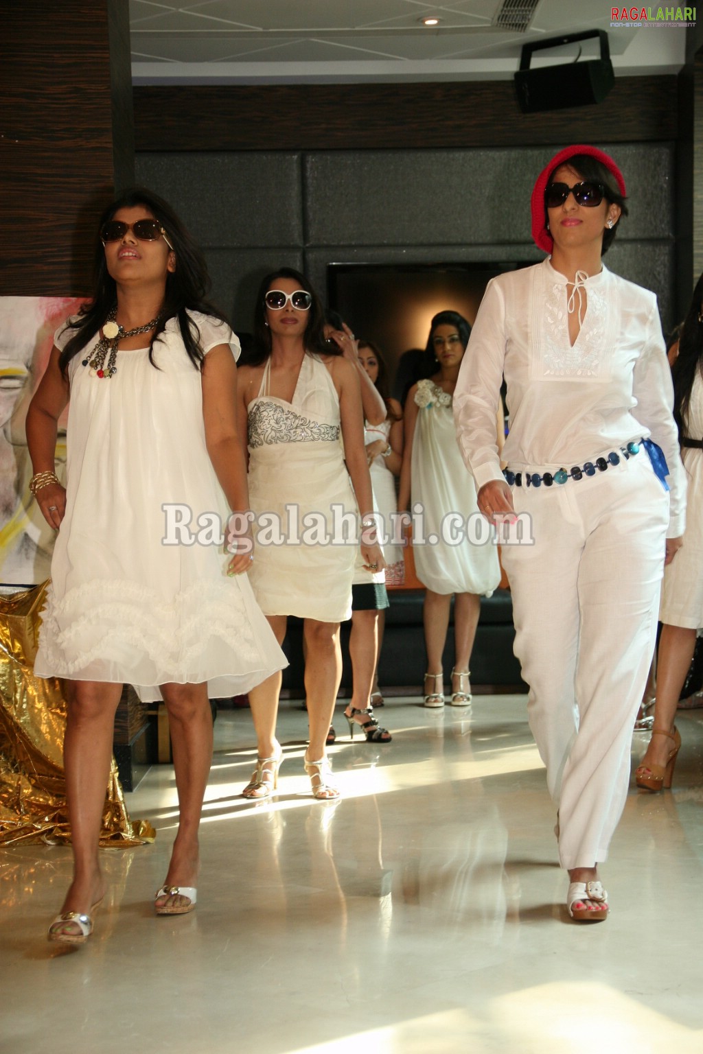 Karishma Sathe Art Walk Cum Fashion Show