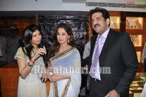 Urmila Matondkar Launches Diwali Collection at Meena Jewellers