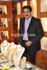 Urmila Matondkar Launches Diwali Collection at Meena Jewellers