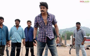 Nagarjuna, Anushka, Priyamani