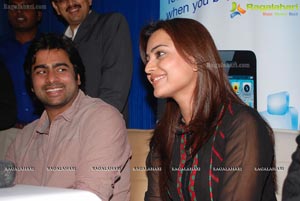 Iphone 4S Launch at Hyderabad Aircel Showroom